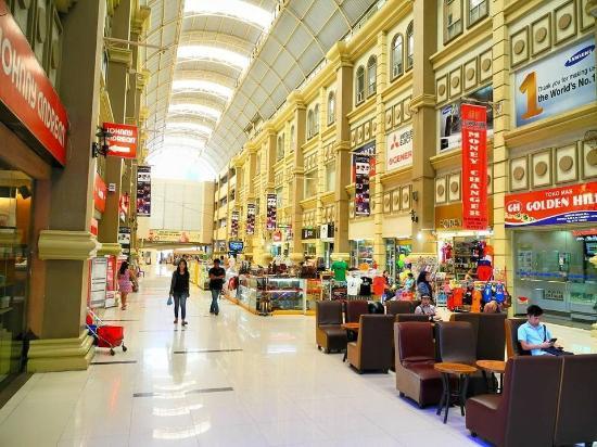 Pusat Membeli-belah Nagoya Hill